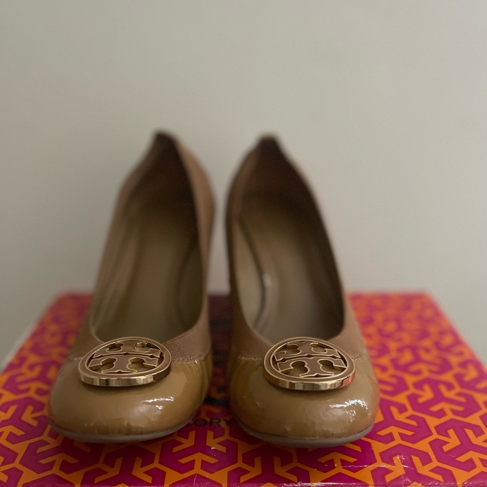 Tory Burch Wedge, used once, Original box - Picture 3 of 4
